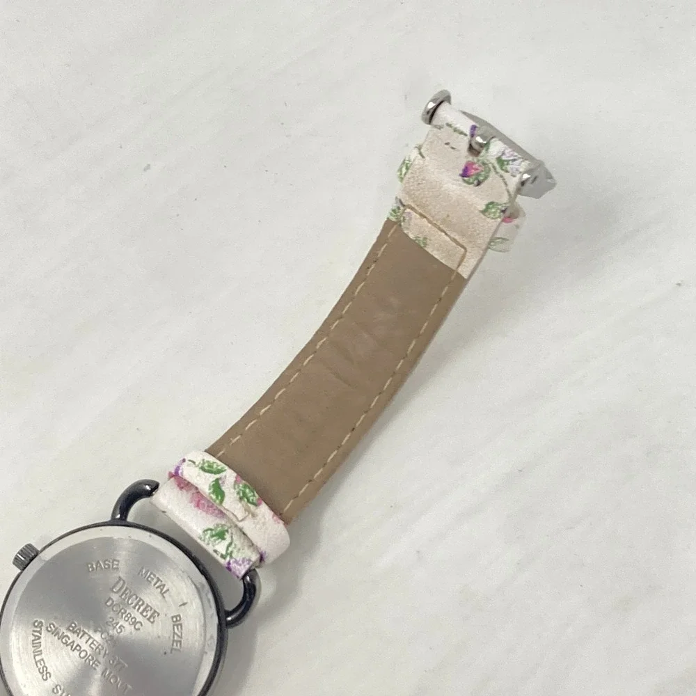 Decree Womens Watch 30mm Silver Tone Gunmetal Floral Spring New Battery 8.5